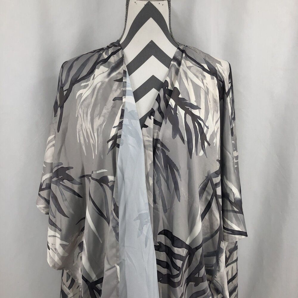 Nordstrom One Size Satin-Feel Open Kimono Robe Silver Gray Floral Palm